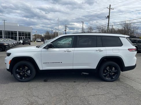 New 2025 Jeep Grand Cherokee L Altitude image 12
