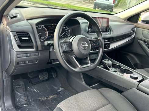 Used 2023 Nissan Rogue SV image 37