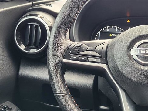 Used 2022 Nissan Kicks SR image 28
