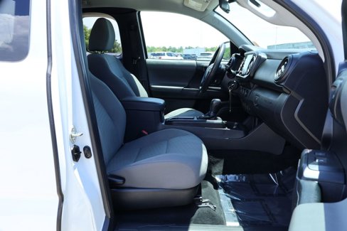 Used 2020 Toyota Tacoma SR image 9