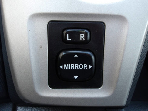 Used 2010 Toyota Matrix S image 17