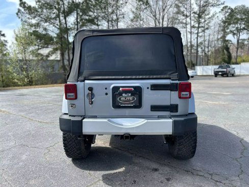 Used 2015 Jeep Wrangler Unlimited Sahara w/ Connectivity Group image 15
