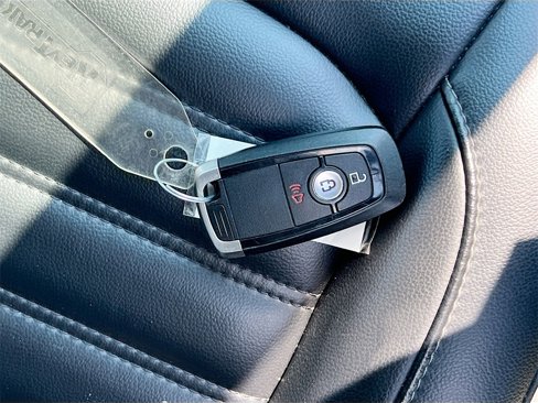 Used 2024 Ford Edge SEL image 33
