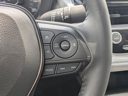 Used 2024 Toyota Corolla SE image 18