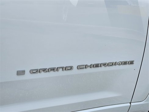 Used 2023 Jeep Grand Cherokee Overland image 19