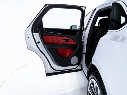 Certified 2022 Bentley Bentayga image 21