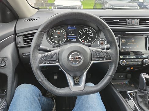 Used 2020 Nissan Rogue SV image 15