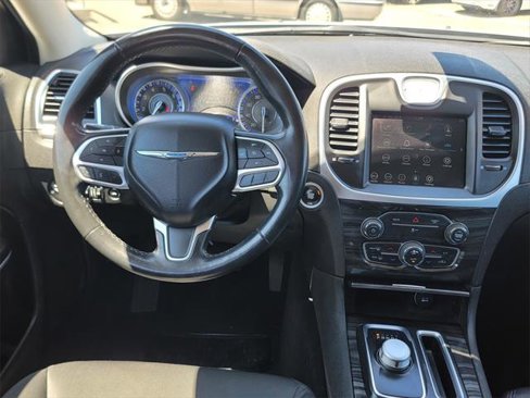 Certified 2022 Chrysler 300 Touring w/ Sport Appearance Package image 18