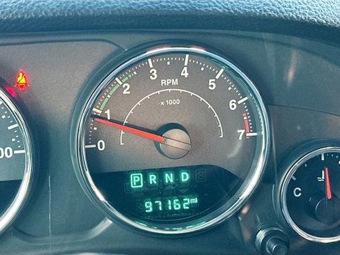 Used 2018 Jeep Wrangler Sport image 11
