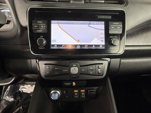 Used 2018 Nissan Leaf SV w/ SV Technology Package image 20