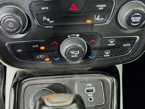 Used 2018 Jeep Compass Limited w/ Navigation Group image 19
