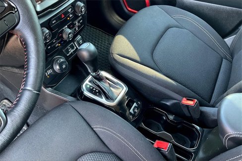 Used 2022 Jeep Renegade Latitude w/ Convenience Group image 17