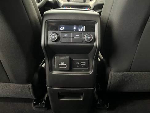 Used 2021 GMC Acadia SLE w/ Driver Convenience Package image 28