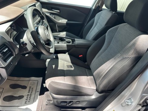 Used 2023 Nissan Rogue SV image 11