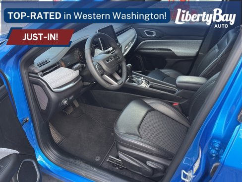 Used 2025 Jeep Compass Latitude image 5