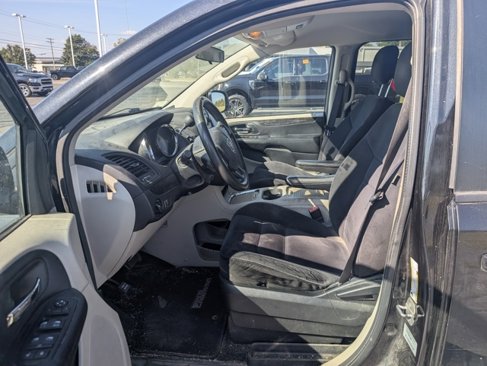 Used 2015 Dodge Grand Caravan SXT image 9