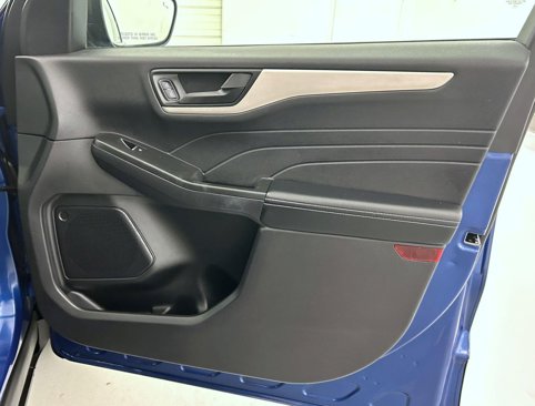 Used 2022 Ford Escape SE w/ Cold Weather Package image 16