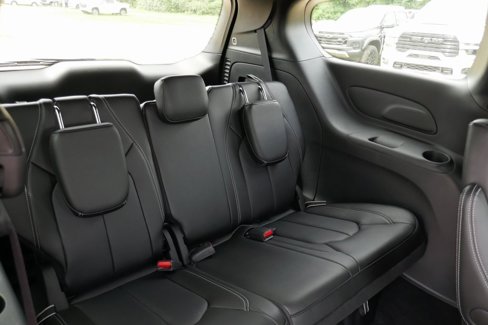 New 2025 Chrysler Voyager LX image 12