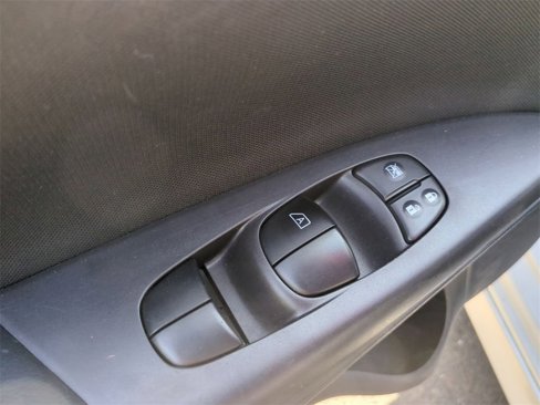 Used 2018 Nissan Sentra SR w/ SR Midnight Edition Package image 12