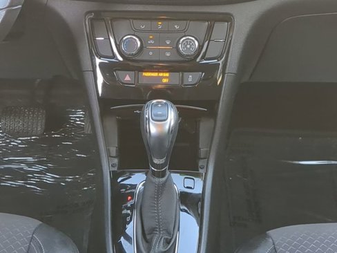 Used 2020 Buick Encore Preferred image 18