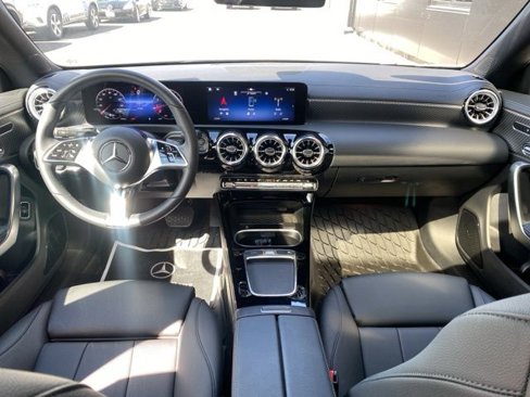 Used 2024 Mercedes-Benz CLA 250 4MATIC image 14
