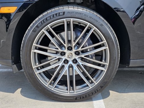 Used 2024 Porsche Macan image 18