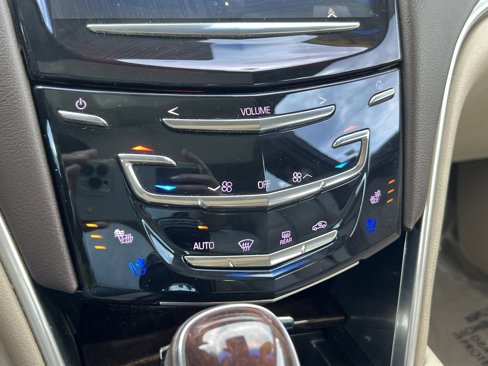 Used 2013 Cadillac XTS Premium image 22