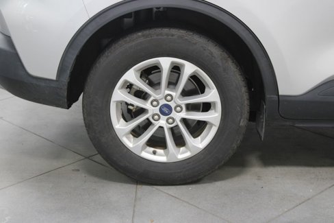 Used 2020 Ford Escape SE image 12