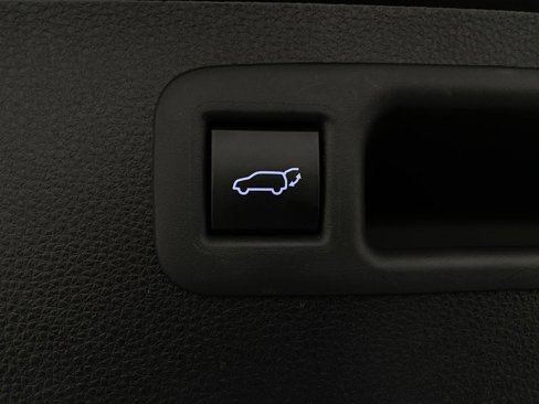 Used 2022 Toyota Highlander XLE image 8