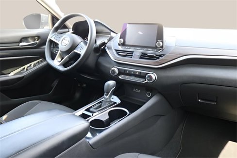 Used 2024 Nissan Altima 2.5 SV image 17