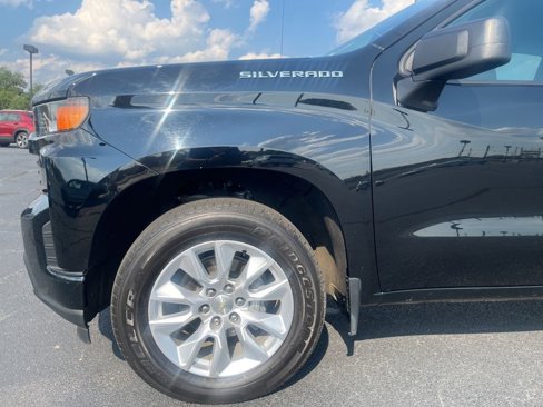 Used 2020 Chevrolet Silverado 1500 Custom w/ Custom Value Package image 8
