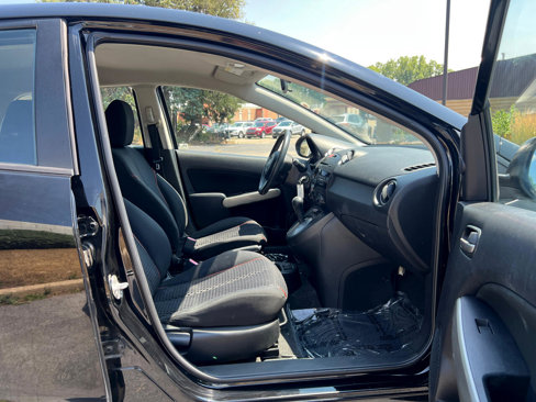Used 2012 MAZDA MAZDA2 Touring image 32