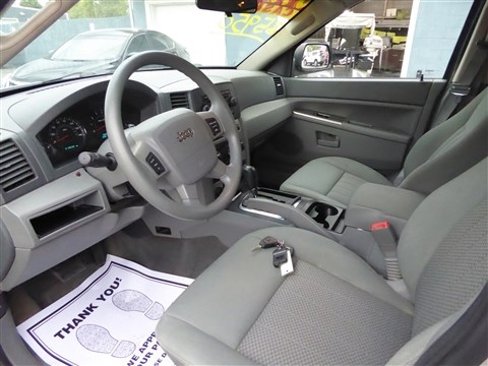 Used 2005 Jeep Grand Cherokee Laredo w/ Cargo Convenience Group image 15