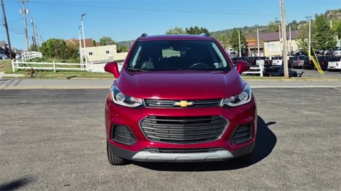 Used 2018 Chevrolet Trax LT w/ LT Convenience Package image 4