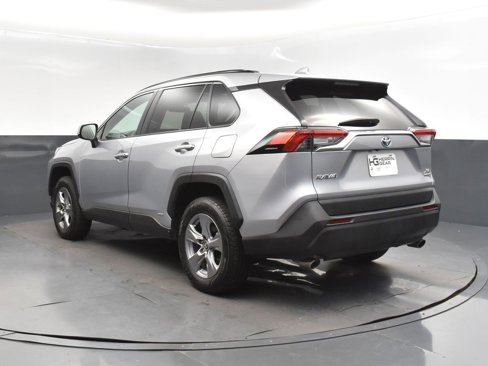 Used 2023 Toyota RAV4 XLE image 5