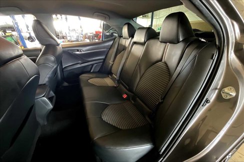 Used 2023 Toyota Camry SE image 19