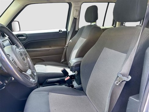 Used 2017 Jeep Patriot Latitude image 23