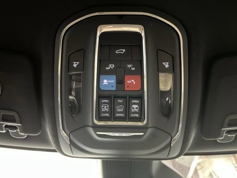 Used 2022 Jeep Grand Cherokee Limited 4xe w/ Luxury Tech Group II image 28