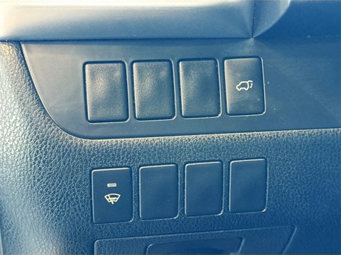 Used 2015 Toyota Highlander XLE image 10