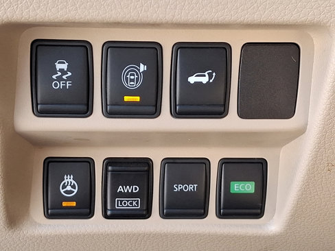 Used 2017 Nissan Rogue SV w/ Sun & Sound Touring Package image 27