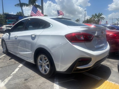 Used 2018 Chevrolet Cruze LT w/ RS Package image 11