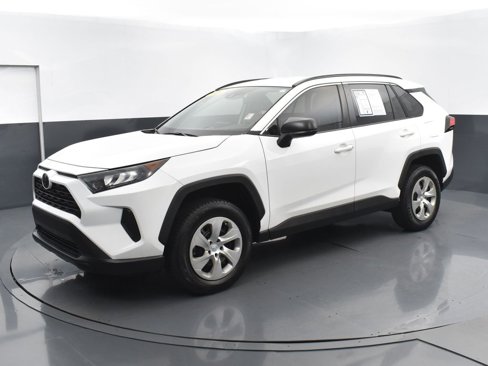 Used 2019 Toyota RAV4 LE image 7