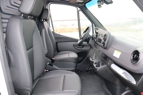 Used 2022 Mercedes-Benz Sprinter 2500 image 10
