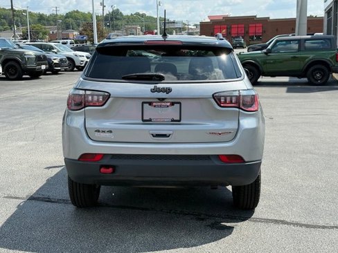 Used 2019 Jeep Compass Trailhawk image 4