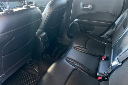 Used 2018 Jeep Compass Latitude w/ Popular Equipment Group image 9