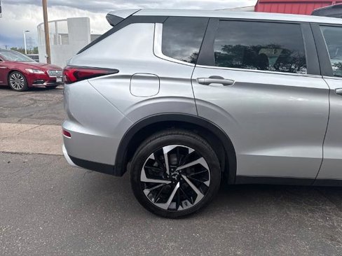 Used 2023 Mitsubishi Outlander SE image 30