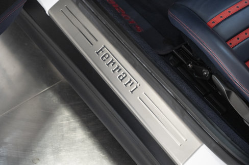 Used 2022 Ferrari 812 GTS image 22
