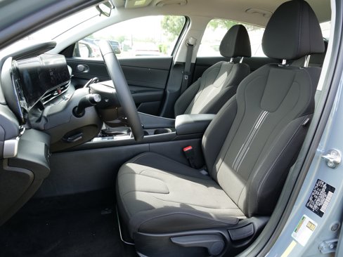 Certified 2023 Hyundai Elantra SEL w/ Convenience Package image 14