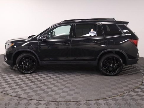 Certified 2025 Honda Passport Black Edition image 5