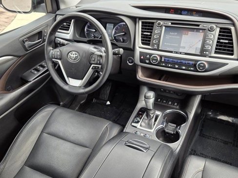 Used 2019 Toyota Highlander Limited Platinum image 28